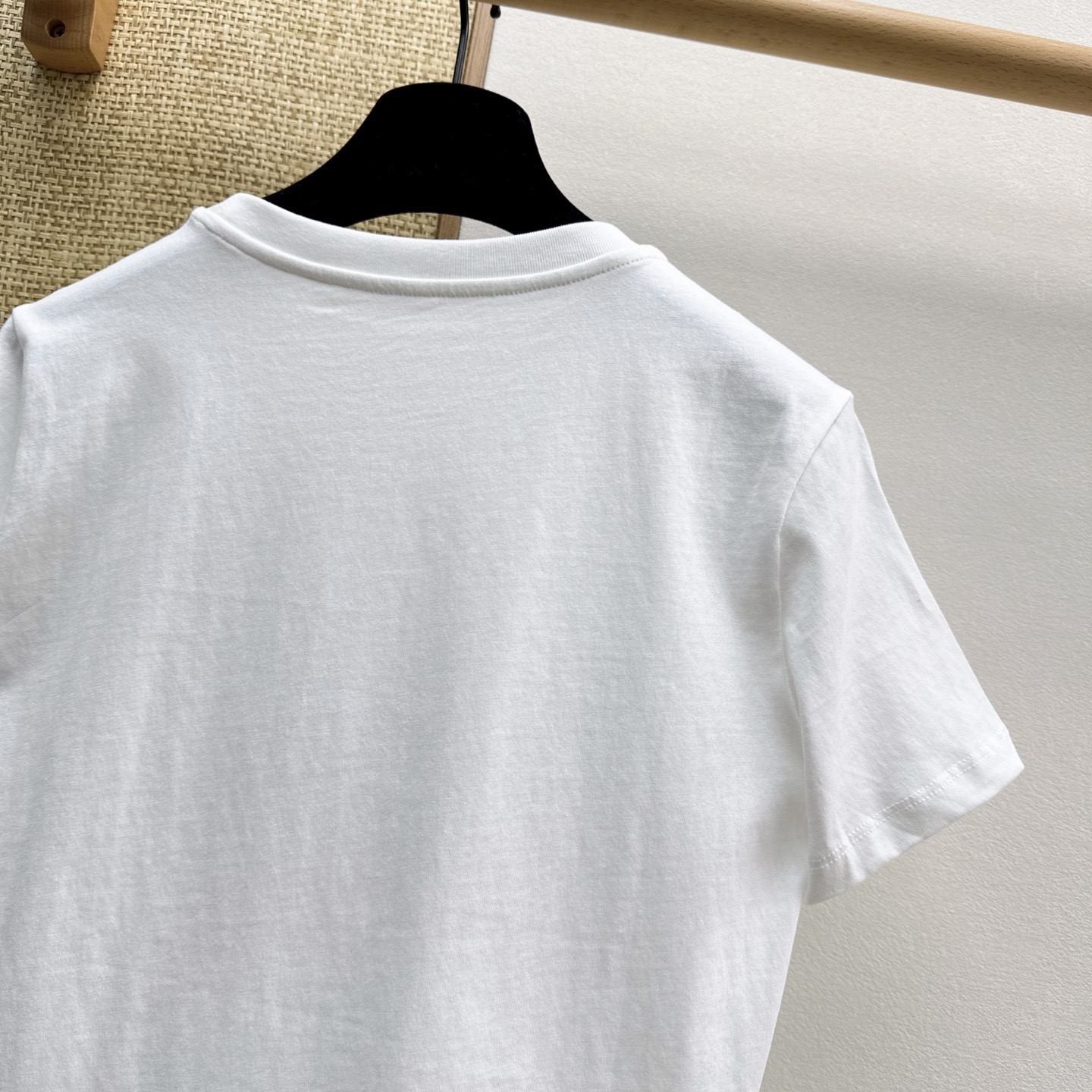 Women's short sleeves